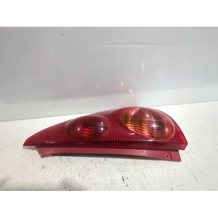 Recambio de piloto trasero derecho para peugeot 107 (pm_, pn_) 1.4 hdi referencia OEM IAM 6351X6  