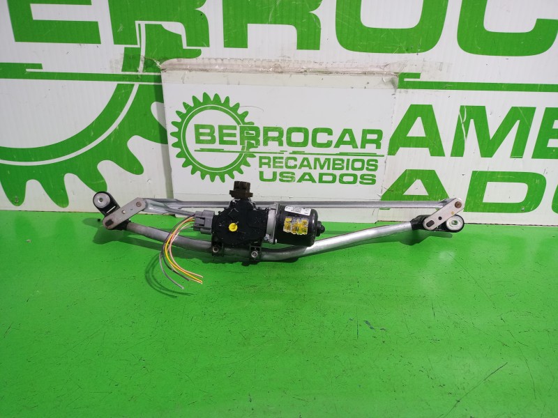 Recambio de motor limpia delantero para dacia sandero laureate referencia OEM IAM 288009321R  