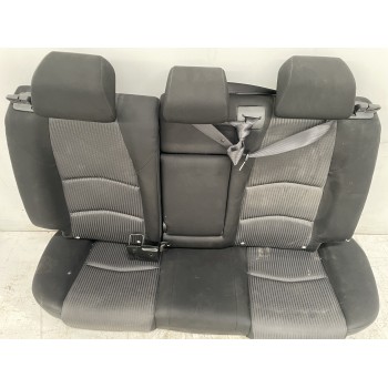 Recambio de asiento trasero para mazda 3 lim. () center-line referencia OEM IAM BJE357200B02  