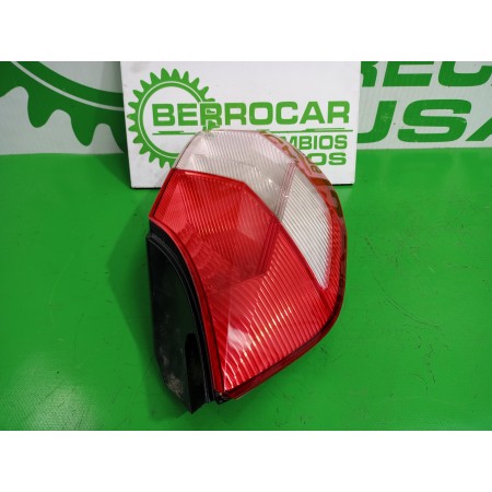 Recambio de piloto trasero izquierdo para renault scenic ii 1.6 16v referencia OEM IAM 8200127704  