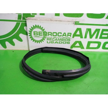 Recambio de goma contorno para dacia sandero laureate referencia OEM IAM 817424  