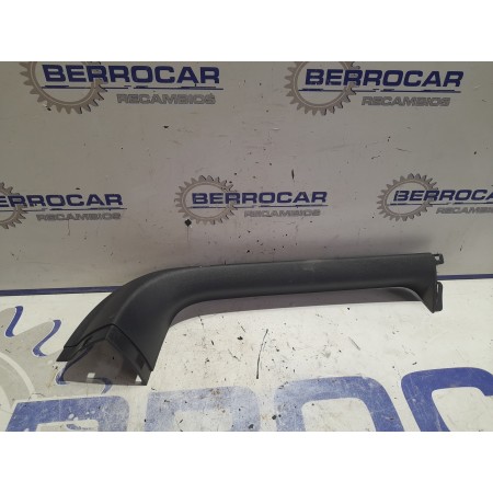 Recambio de moldura lateral para land rover discovery 2.7 td v6 cat referencia OEM IAM ERQ000072  