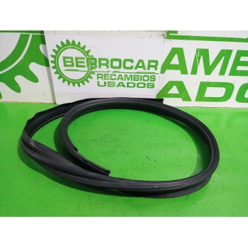 Recambio de goma contorno para dacia sandero laureate referencia OEM IAM 817423  