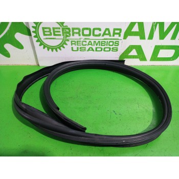 Recambio de goma contorno para dacia sandero laureate referencia OEM IAM 817423  