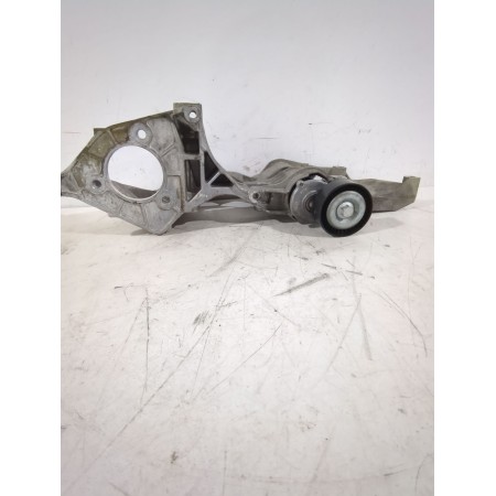 Recambio de soporte alternador para volkswagen polo iv sedán (9n2, 9n4) 1.9 tdi referencia OEM IAM 038903143  