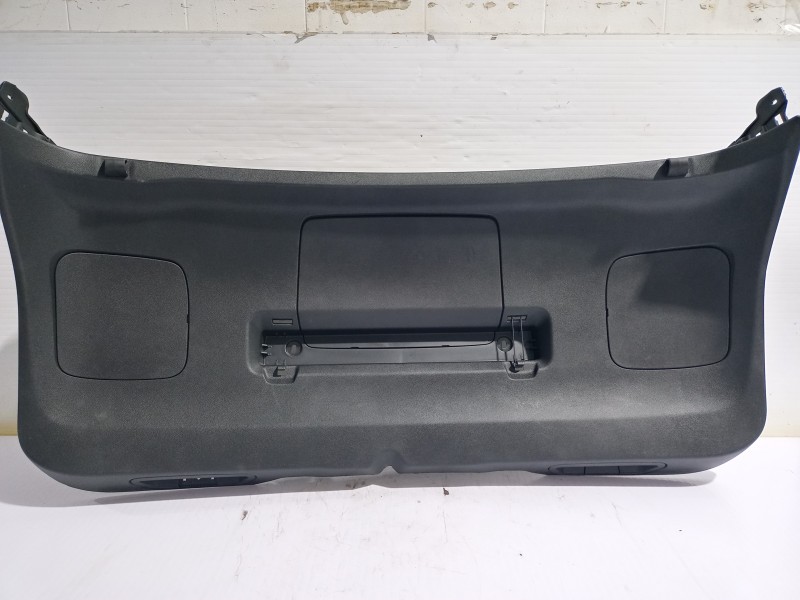 Recambio de guarnecido porton trasero para opel grandland x design line referencia OEM IAM YP00036177  