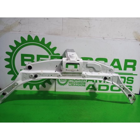 Recambio de travesaño superior para dacia sandero laureate referencia OEM IAM 625129035R  