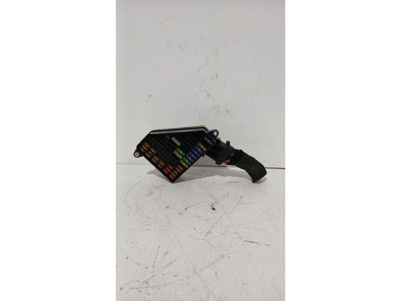 Recambio de caja reles / fusibles para volkswagen polo iv sedán (9n2, 9n4) 1.9 tdi referencia OEM IAM 6Q0941828B  