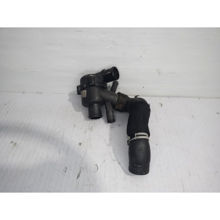 Recambio de termostato para land rover discovery 4 tdv6 hse referencia OEM IAM AH228K515AA  