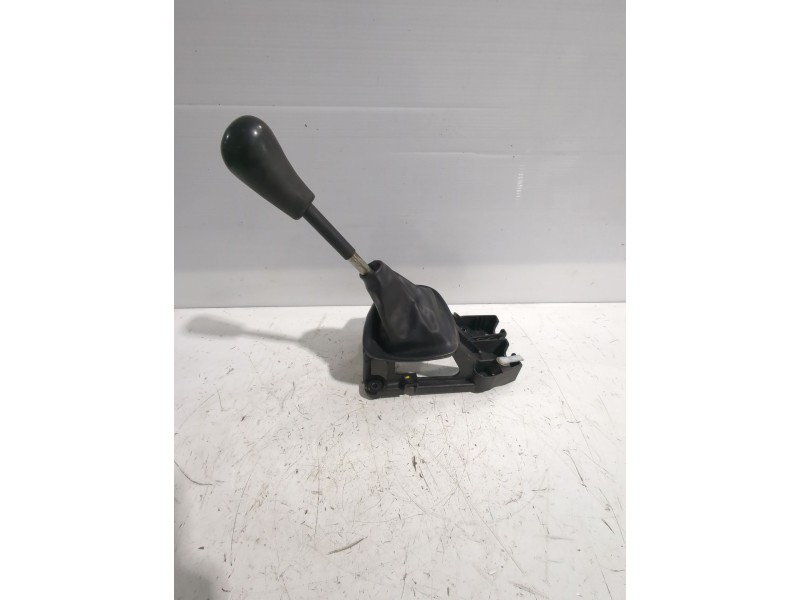 Recambio de palanca cambio para peugeot 107 (pm_, pn_) 1.4 hdi referencia OEM IAM 2400AG  