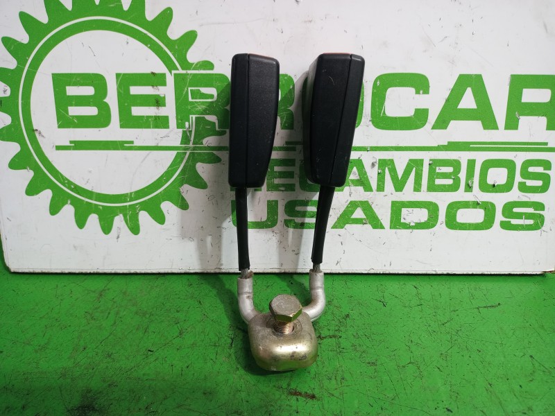 Recambio de anclaje cinturon para seat ibiza (6l1) 1.4 16v referencia OEM IAM 6Q0857739B  