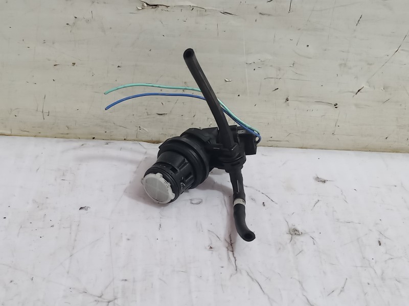 Recambio de bomba limpia para mazda 3 lim. () center-line referencia OEM IAM 8603109210  