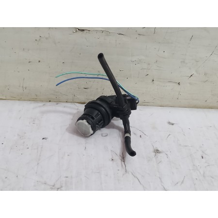 Recambio de bomba limpia para mazda 3 lim. () center-line referencia OEM IAM 8603109210  