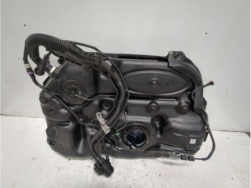 Recambio de deposito combustible para toyota rav 4 v (_a5_, _h5_) 2.0 (mxaa52) referencia OEM IAM 7700142350  