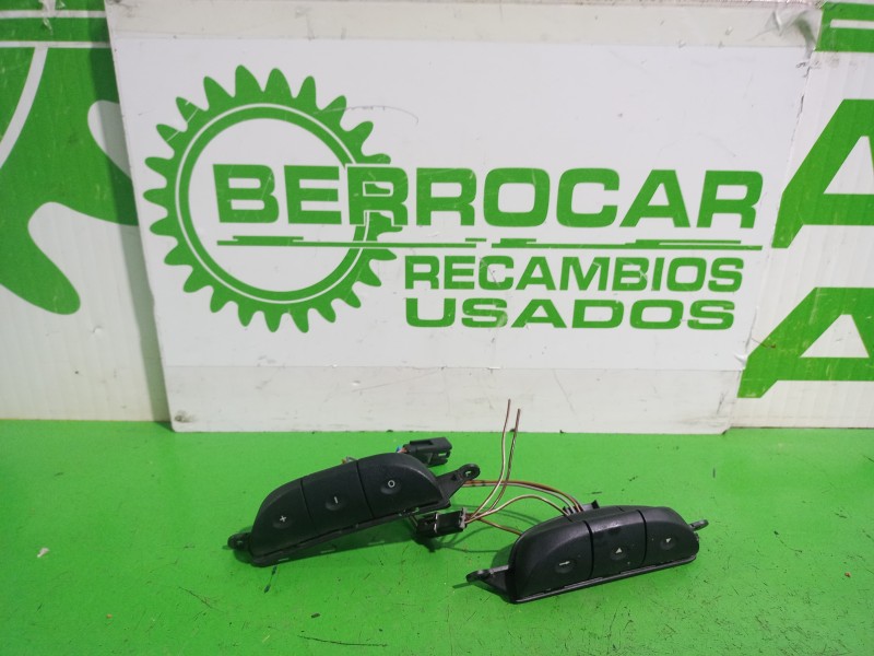 Recambio de mando volante para opel zafira a elegance referencia OEM IAM 90561159  