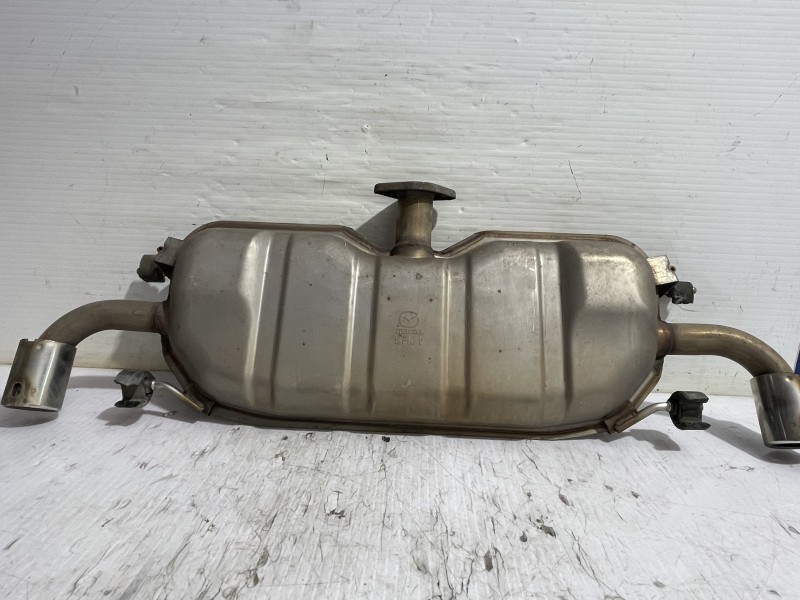 Recambio de silenciador trasero para mazda 3 lim. () center-line referencia OEM IAM SH1040100  