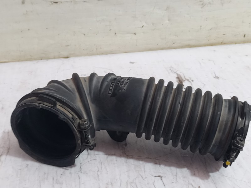 Recambio de tubo para mazda 3 lim. () center-line referencia OEM IAM SH0113221  