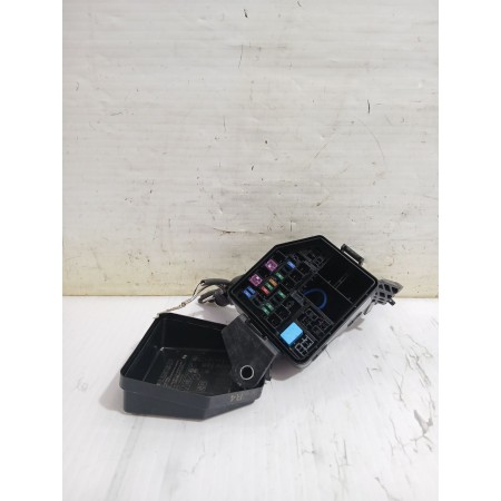 Recambio de caja reles / fusibles para toyota rav 4 v (_a5_, _h5_) 2.0 (mxaa52) referencia OEM IAM 8266242470  
