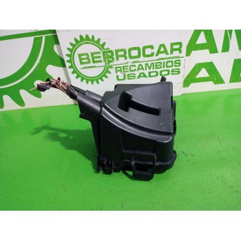 Recambio de caja reles / fusibles para dacia sandero laureate referencia OEM IAM 243809584R  