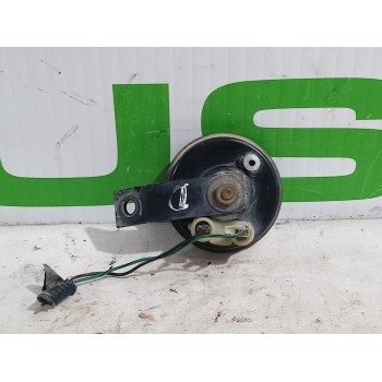 Recambio de claxon para suzuki vitara se/sv (et) 1.9 turbodiesel referencia OEM IAM 3881163  