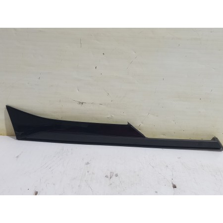 Recambio de moldura izquierda para opel grandland x design line referencia OEM IAM YP00051377  