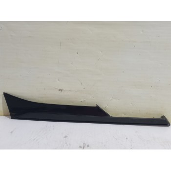 Recambio de moldura izquierda para opel grandland x design line referencia OEM IAM YP00051377  