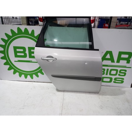 Recambio de puerta trasera derecha para renault scenic ii 1.9 dci diesel referencia OEM IAM 821005158R  