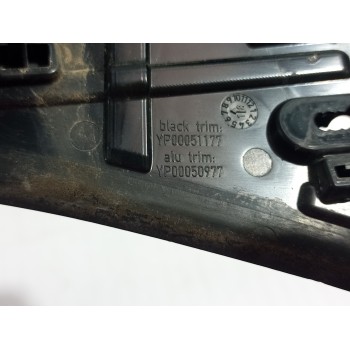 Recambio de moldura derecha para opel grandland x design line referencia OEM IAM YP00050977  