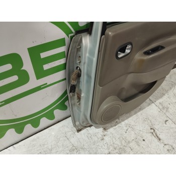 Recambio de puerta trasera derecha para renault scenic ii 1.6 16v referencia OEM IAM 821005158R  