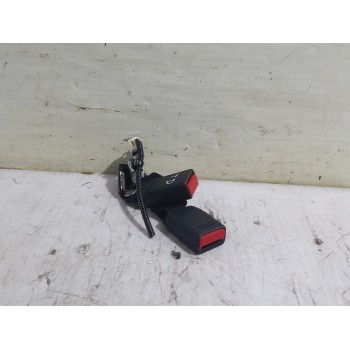 Recambio de enganche cinturon trasero derecho para mazda 3 lim. () center-line referencia OEM IAM 88852AX400  