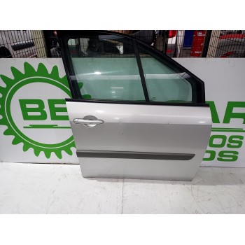 Recambio de puerta delantera derecha para renault scenic ii 1.9 dci diesel referencia OEM IAM 7751477220  