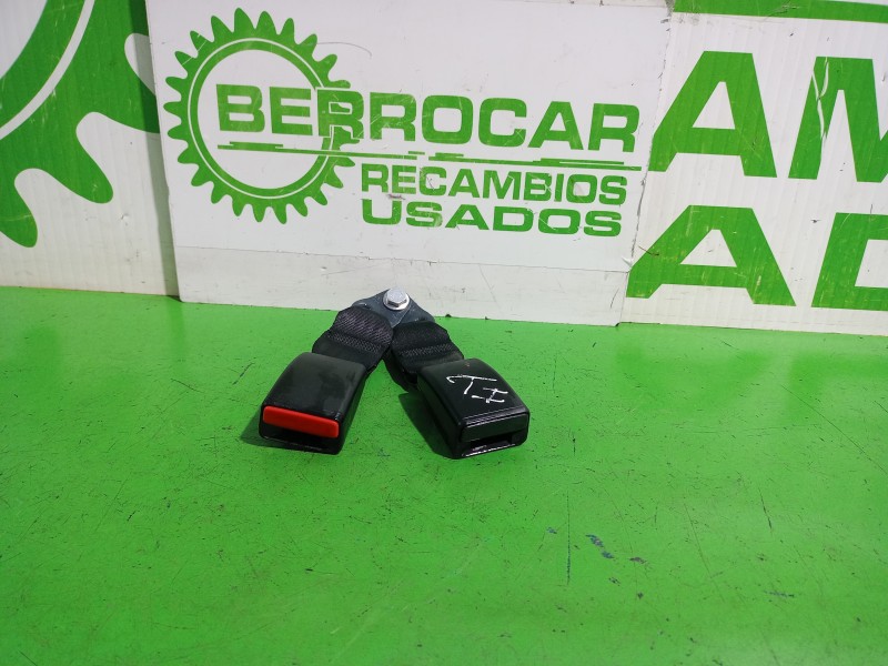 Recambio de enganche cinturon trasero izquierdo para dacia sandero laureate referencia OEM IAM 878170958R  