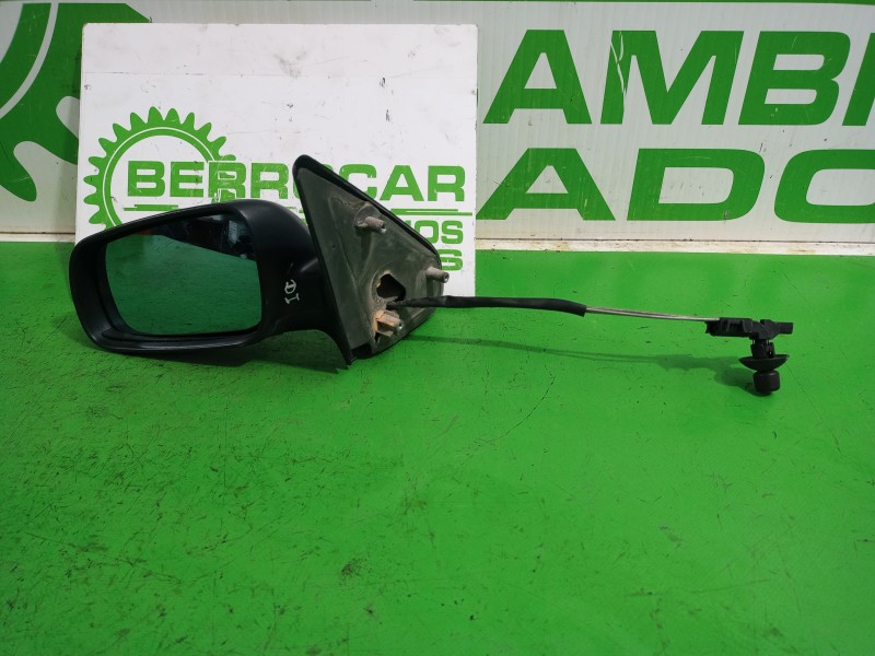 Recambio de retrovisor izquierdo. para seat ibiza (6k1) select referencia OEM IAM E9024029  