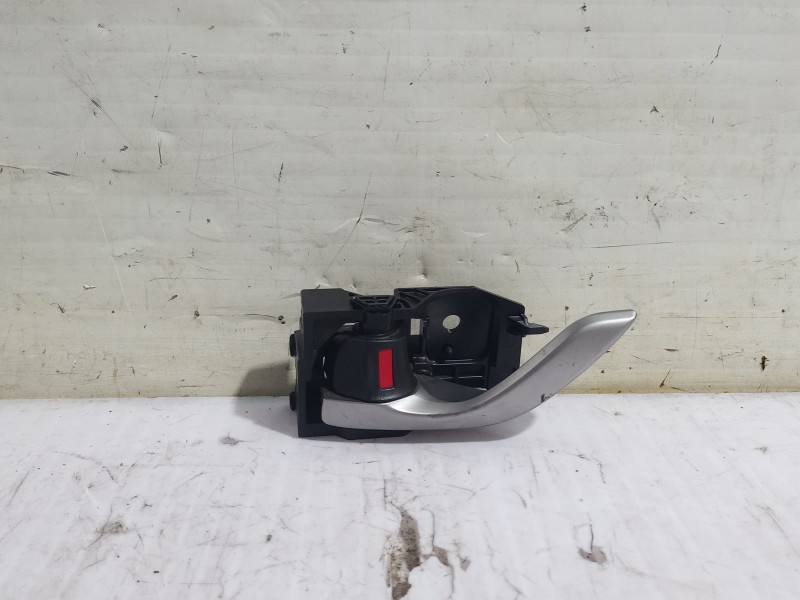 Recambio de maneta interior trasera izquierda para mazda 3 lim. () center-line referencia OEM IAM T8315KD53  