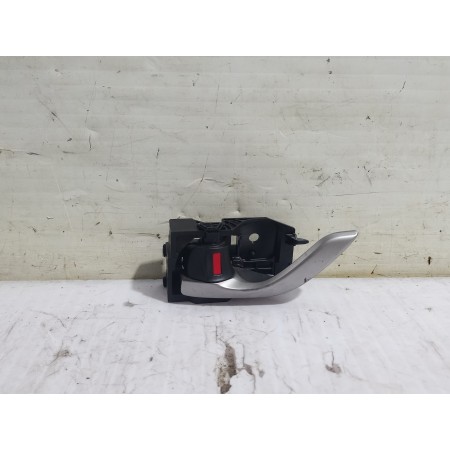 Recambio de maneta interior trasera izquierda para mazda 3 lim. () center-line referencia OEM IAM T8315KD53  