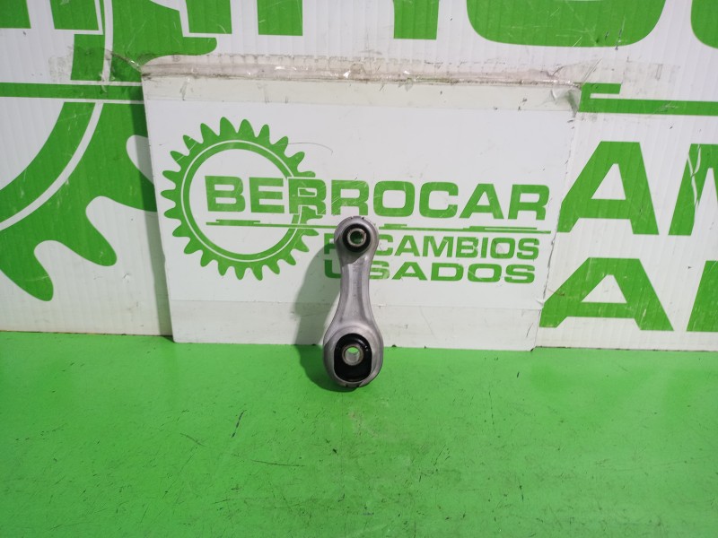 Recambio de soporte motor trasero para dacia sandero laureate referencia OEM IAM 112381035R  