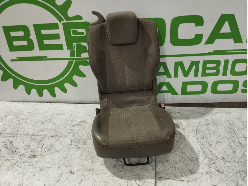 Recambio de asientos trasero derecho para renault scenic ii 1.6 16v referencia OEM IAM 7701061444  