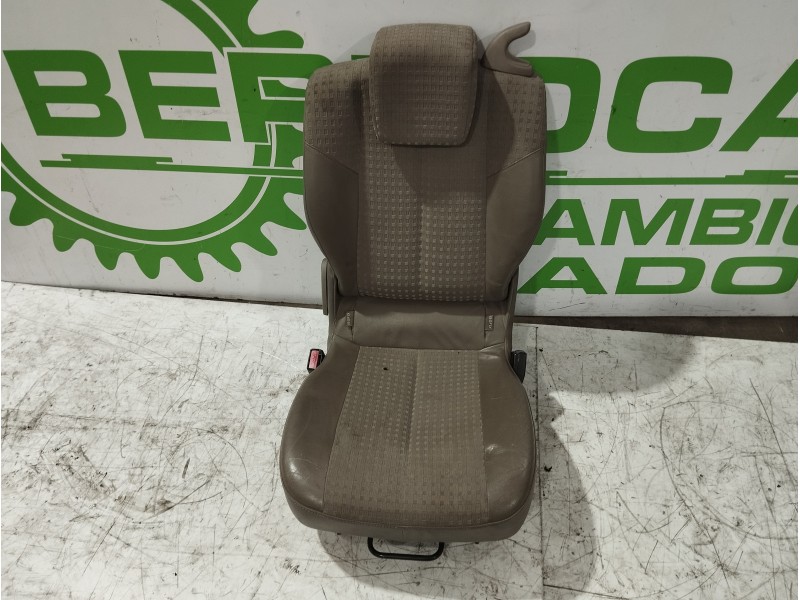 Recambio de asientos trasero izquierdo para renault scenic ii 1.6 16v referencia OEM IAM 7701061443  