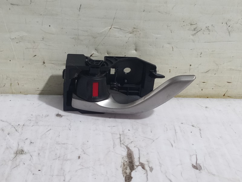 Recambio de maneta interior delantera izquierda para mazda 3 lim. () center-line referencia OEM IAM T8315KD53  