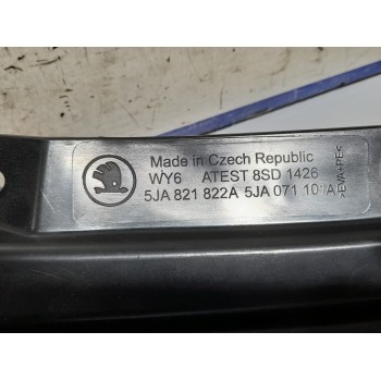 Recambio de guardabarros para skoda rapid referencia OEM IAM 5JA821822A  
