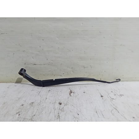 Recambio de brazo limpia delantero izquierdo para mazda 3 lim. () center-line referencia OEM IAM BHS267321  