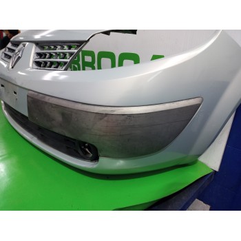 Recambio de paragolpes delantero para renault scenic ii 1.6 16v referencia OEM IAM 8200139528  