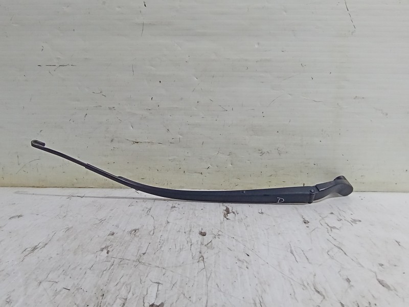 Recambio de brazo limpia delantero derecho para mazda 3 lim. () center-line referencia OEM IAM BHS367321  