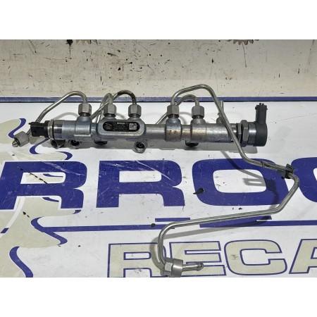 Recambio de rampa inyectora para land rover range rover evoque referencia OEM IAM G4D39D280AA  