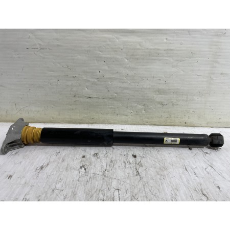 Recambio de amortiguador trasero derecho para mazda 3 lim. () center-line referencia OEM IAM B45C28700A  