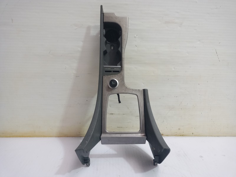 Recambio de moldura para ford focus lim. (cb4) business referencia OEM IAM VP8M5X6439X  