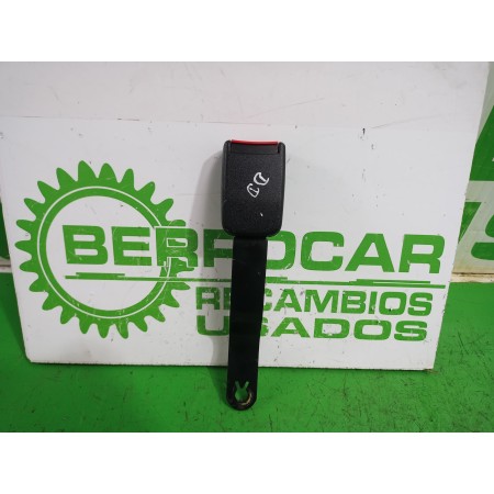 Recambio de enganche cinturon delantero derecho para seat ibiza (6k1) select referencia OEM IAM 6K0857755C  
