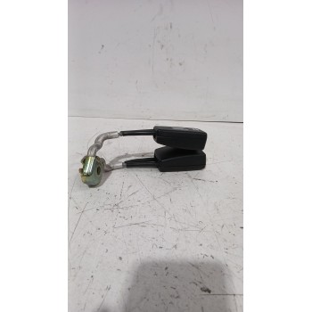 Recambio de enganche cinturon trasero izquierdo para volkswagen polo iv sedán (9n2, 9n4) 1.9 tdi referencia OEM IAM 6Q0857488B  