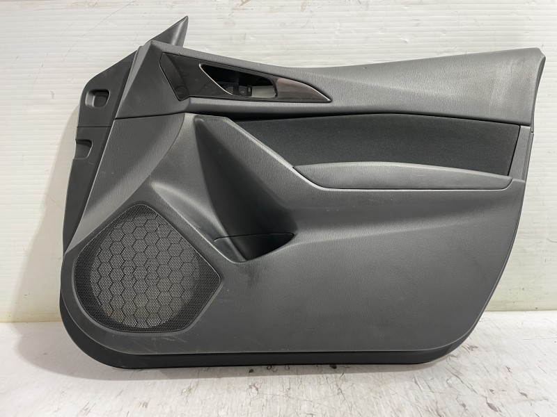 Recambio de guarnecido puerta delantera derecha para mazda 3 lim. () center-line referencia OEM IAM BHN96843Z  