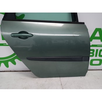 Recambio de puerta trasera derecha para renault scenic ii 1.5 dci diesel referencia OEM IAM 821005158R  